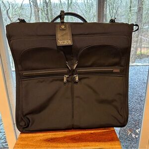 Tumi suitbag